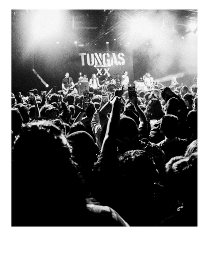 Playera Tungas | Foto "Juventud Deprimida"
